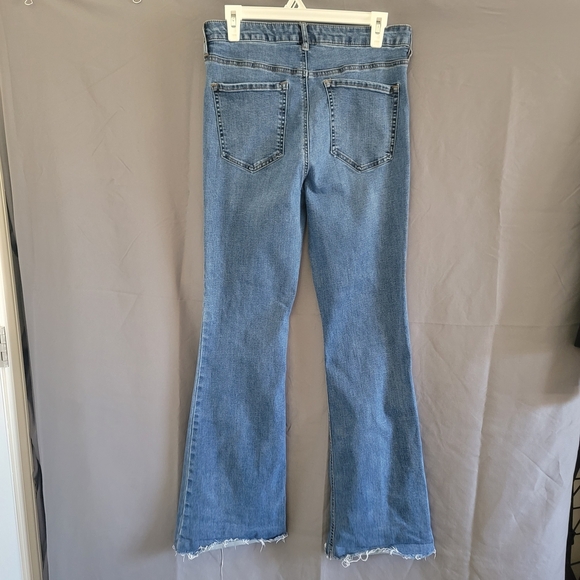 Garage Denim Women's High Rise Flare Jeans Light Blue Wash, Size 11 - Picture 4 of 7